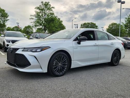 2021 Toyota Avalon Hybrid XSE