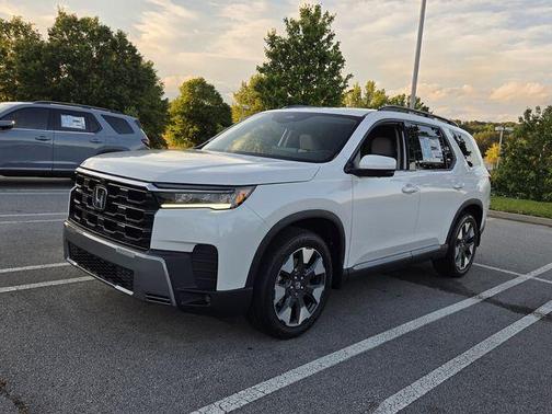 White Diamond Pearl 2026 Honda Pilot Touring