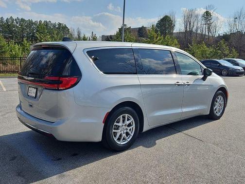 2024 Chrysler Pacifica Touring-L