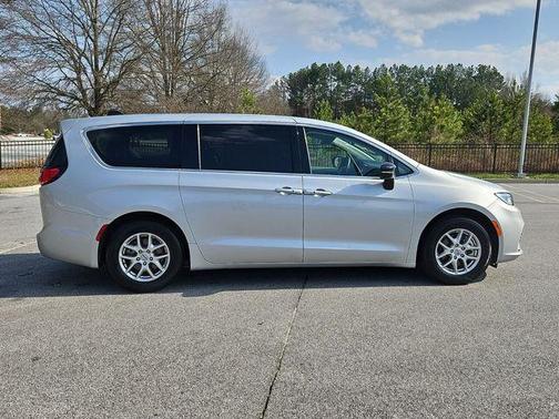 2024 Chrysler Pacifica Touring-L