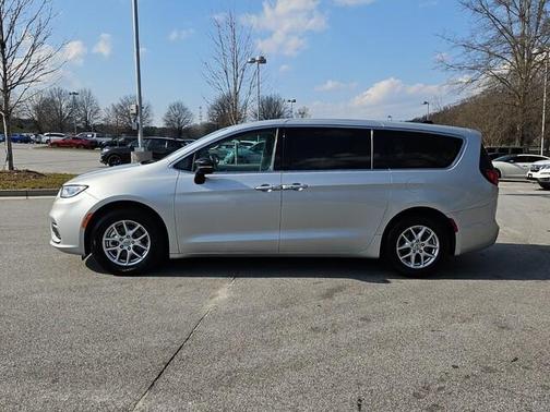 2024 Chrysler Pacifica Touring-L