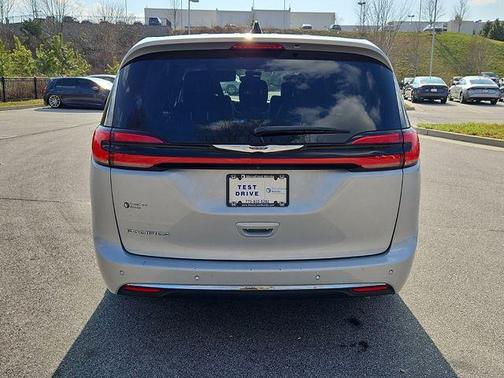 2024 Chrysler Pacifica Touring-L