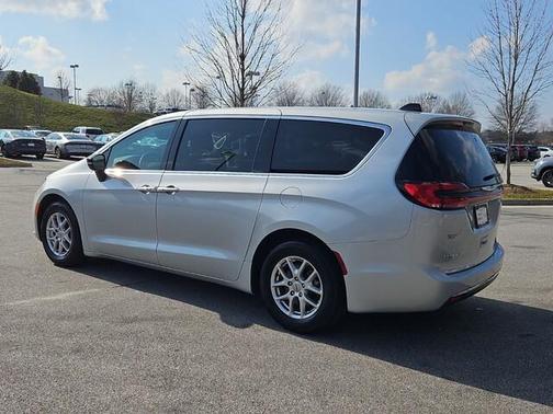 2024 Chrysler Pacifica Touring-L