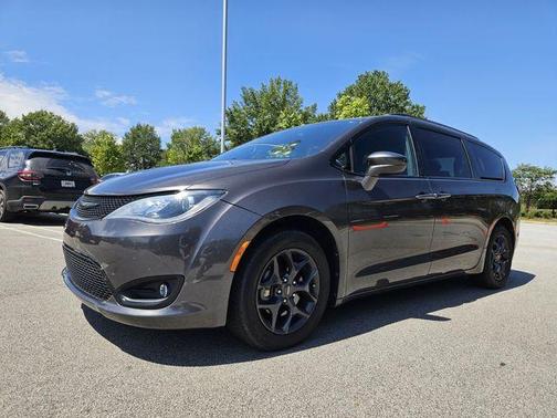 2019 Chrysler Pacifica Touring-L