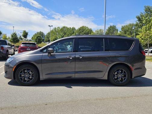 2019 Chrysler Pacifica Touring-L
