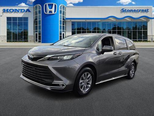 2024 Toyota Sienna XLE