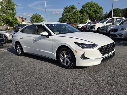 White 2023 Hyundai SONATA SE