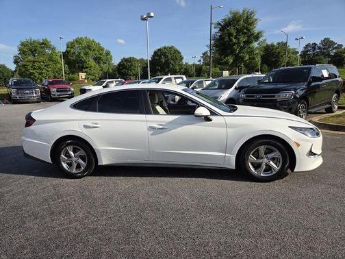 White 2023 Hyundai SONATA SE