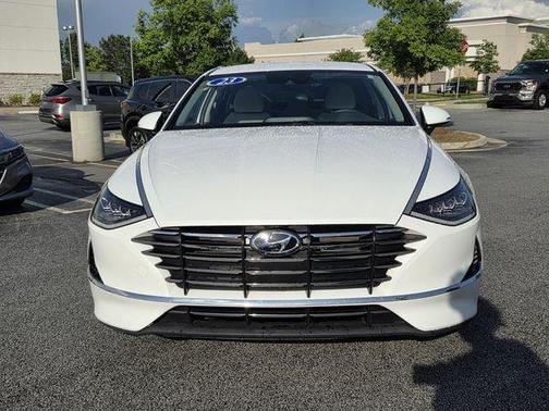 White 2023 Hyundai SONATA SE