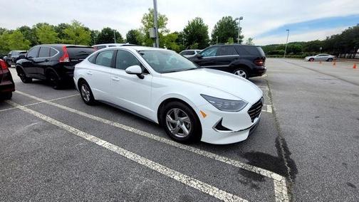 White 2023 Hyundai SONATA SE