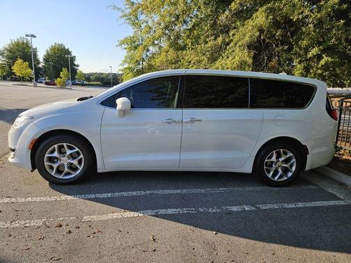 2020 Chrysler Pacifica Touring