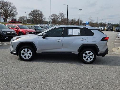 2024 Toyota RAV4 LE
