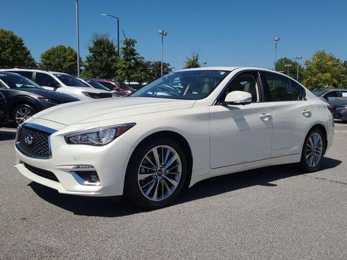 2022 INFINITI Q50 LUXE