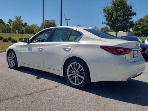 2022 INFINITI Q50 LUXE
