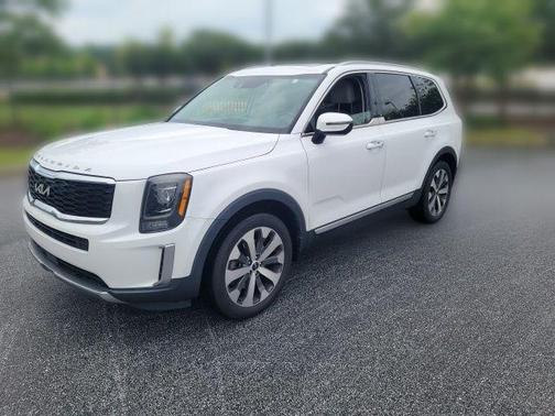 Glacial White Pearl 2022 Kia Telluride S