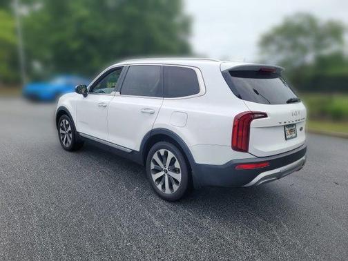 Glacial White Pearl 2022 Kia Telluride S