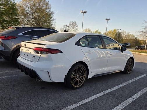 Wind Chill Pearl / Midnight Black Metallic 2024 Toyota Corolla SE Nightshade