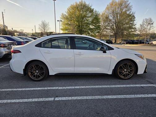 Wind Chill Pearl / Midnight Black Metallic 2024 Toyota Corolla SE Nightshade