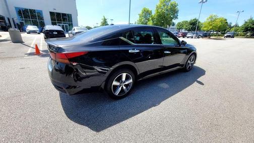 Black 2019 Nissan Altima 2.5 SV