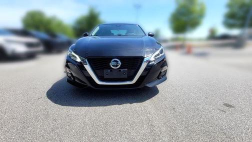 Black 2019 Nissan Altima 2.5 SV