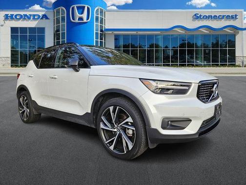 2020 Volvo XC40 T5 R-Design