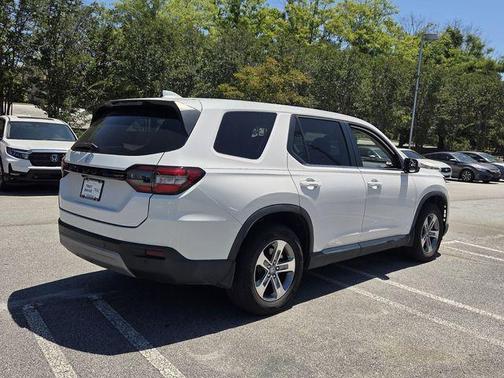 Platinum White 2023 Honda Pilot EX-L 7-Passenger