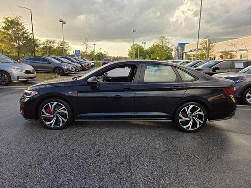 Deep Black Pearl Effect 2024 Volkswagen Jetta GLI 2.0T Autobahn