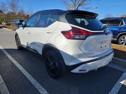 2024 Nissan Kicks SR