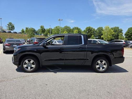 Crystal Black Pearl 2025 Honda Ridgeline RTL