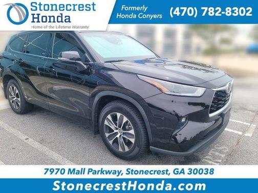 Midnight Black Metallic 2021 Toyota Highlander XLE