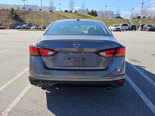 2025 Nissan Altima SR