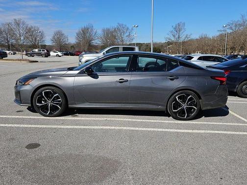 2025 Nissan Altima SR