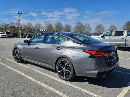 2025 Nissan Altima SR