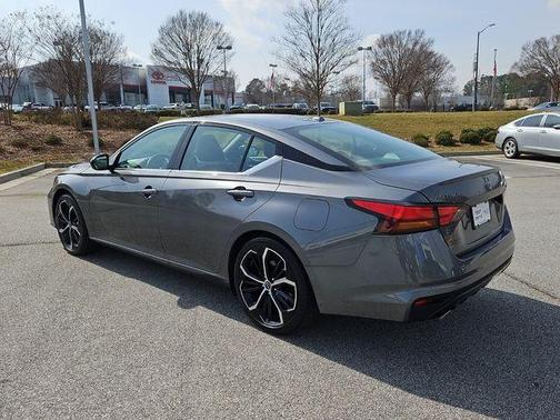 2025 Nissan Altima SR