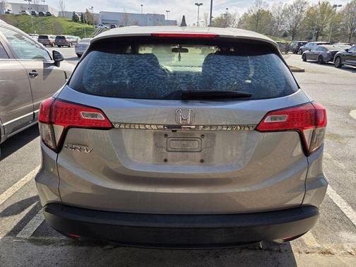 Silver Metallic 2022 Honda HR-V LX