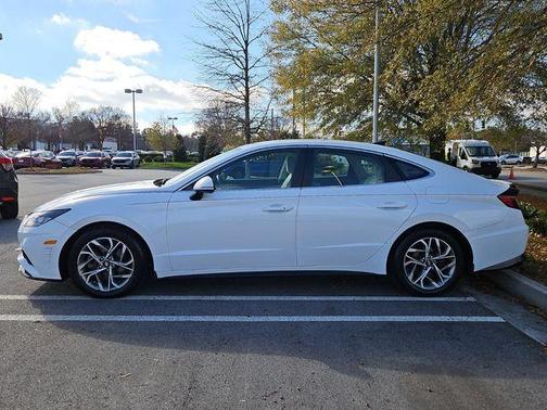 2022 Hyundai SONATA SEL