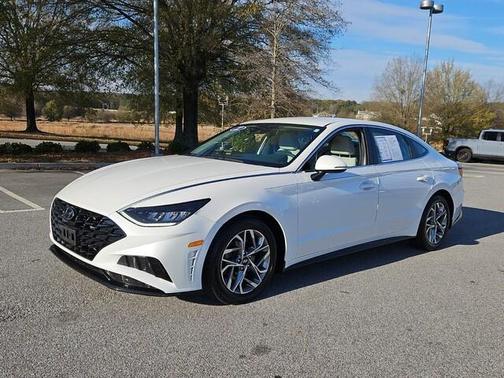 2022 Hyundai SONATA SEL