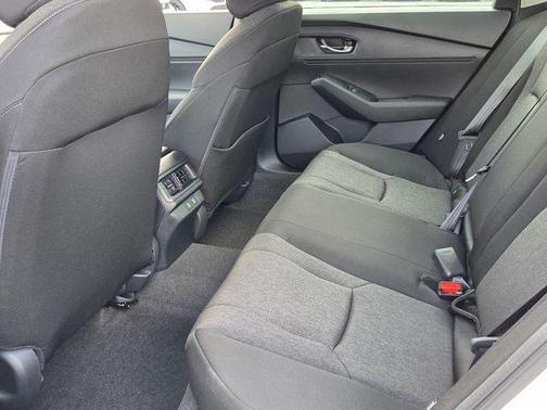 Platinum White Pearl 2026 Honda Accord SE