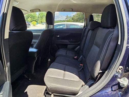 2016 Mitsubishi Outlander ES