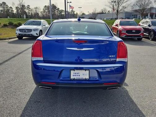 2019 Chrysler 300 Touring