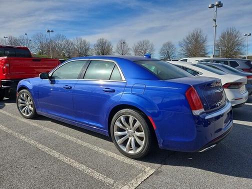 2019 Chrysler 300 Touring