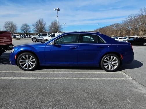 2019 Chrysler 300 Touring