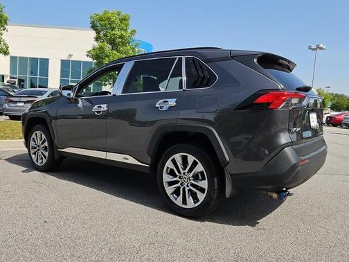 2022 Toyota RAV4 XLE Premium