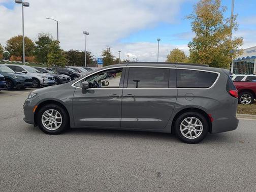 2022 Chrysler Pacifica Touring-L