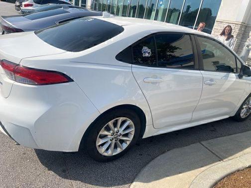 Super White 2020 Toyota Corolla LE