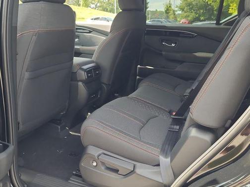 2025 Honda Pilot Sport