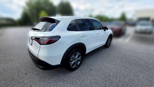 Platinum White 2026 Honda HR-V LX