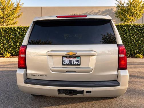 Champagne Silver Metallic 2016 Chevrolet Suburban LT