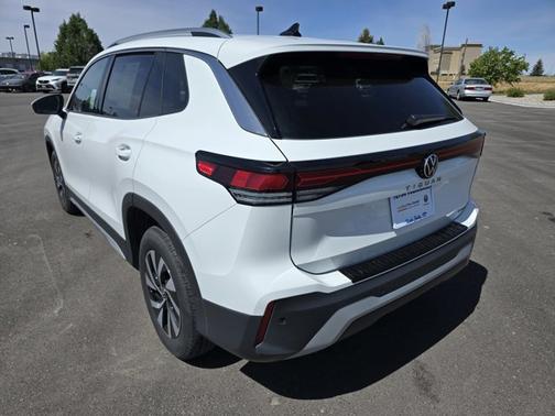 Pure White 2025 Volkswagen Tiguan 2.0T S