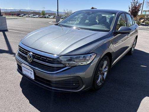 Platinum Gray Metallic 2024 Volkswagen Jetta 1.5T SE
